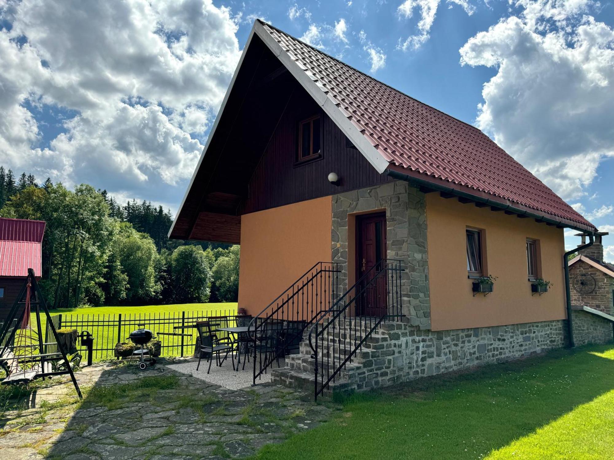 Ubytovani U Hradecku Prostredni Becva Exterior photo